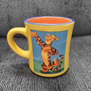 Disney Store "Winnie the Pooh" Tigger Coffee Mug Yellow Orange